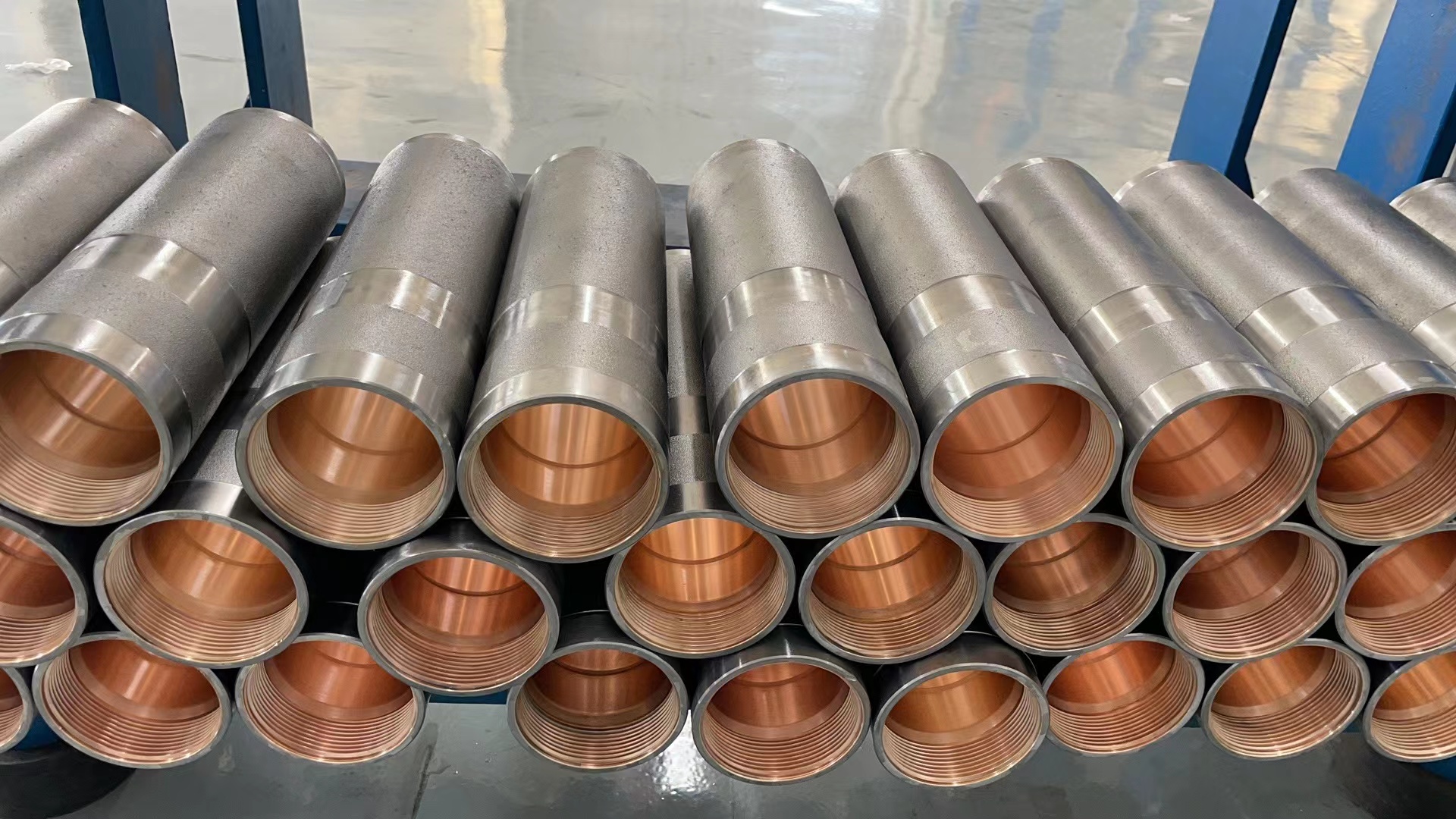 The inner hole of the side push cylinder is plated with 